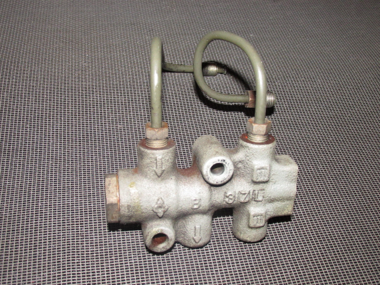84 85 Mazda RX7 OEM Brake Proportional Valve