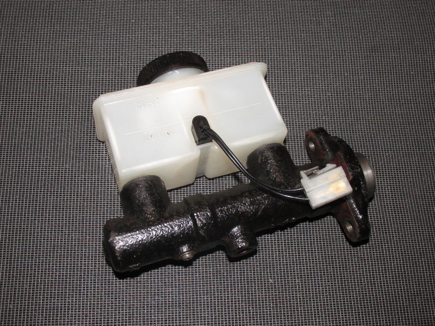 84 85 Mazda RX7 OEM 13B Master Brake Cylinder