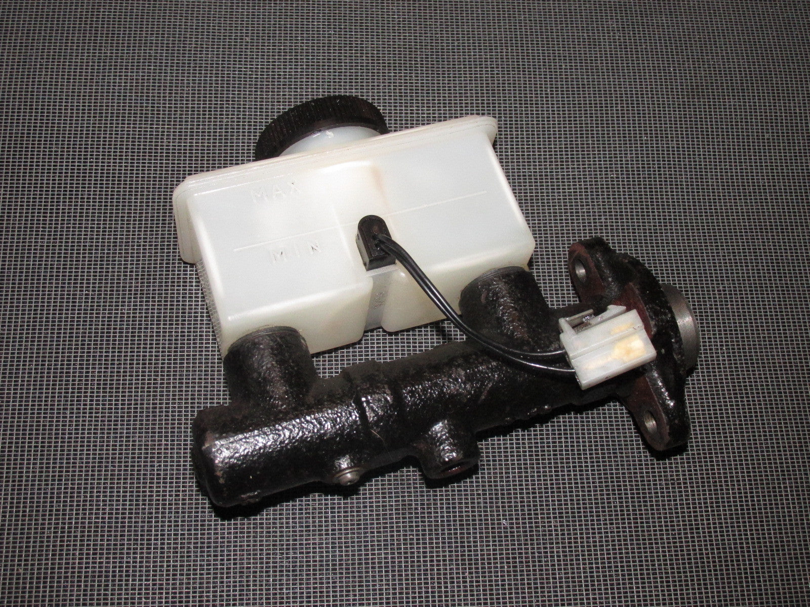 84 85 Mazda RX7 OEM 13B Master Brake Cylinder