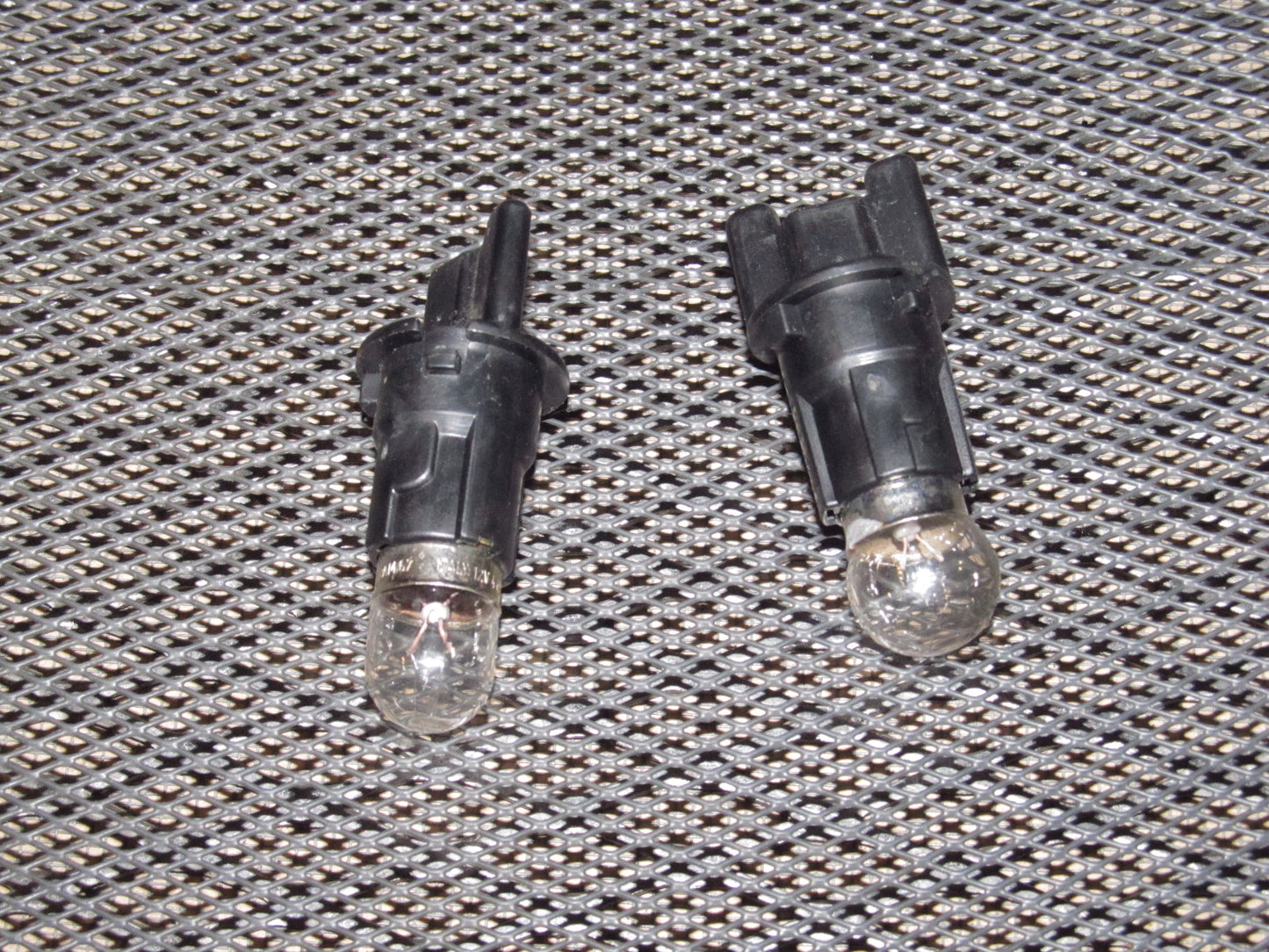 94 95 96 97 Mazda Miata OEM Rear License Plate Light Bulb Socket