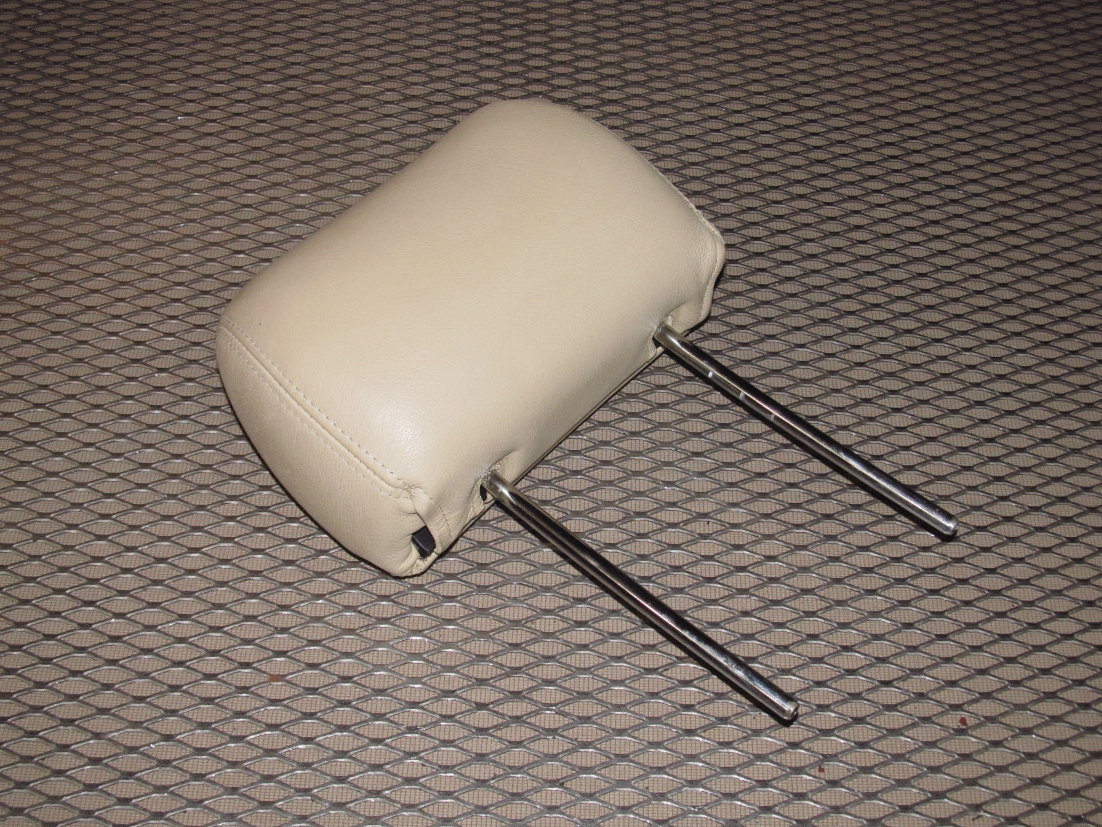 94 95 96 97 Mitsubishi 3000GT OEM Front Seat Leather Head Rest - Right