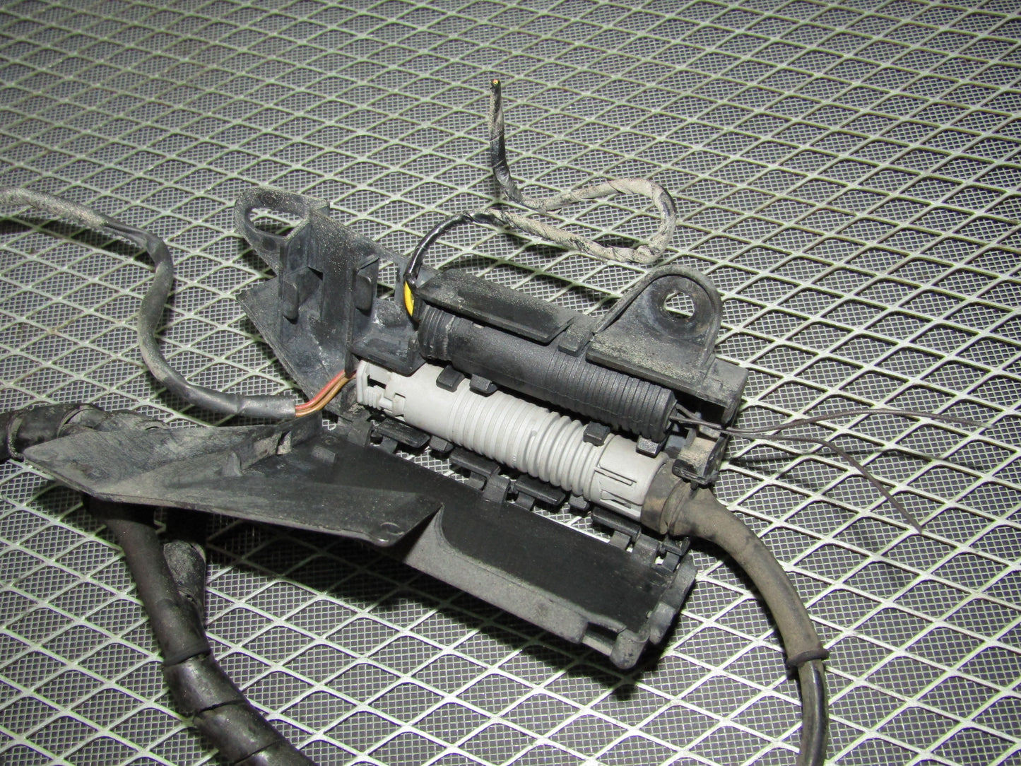 92 93 94 95 BMW 325 OEM Front Brake ABS Sensor - Left