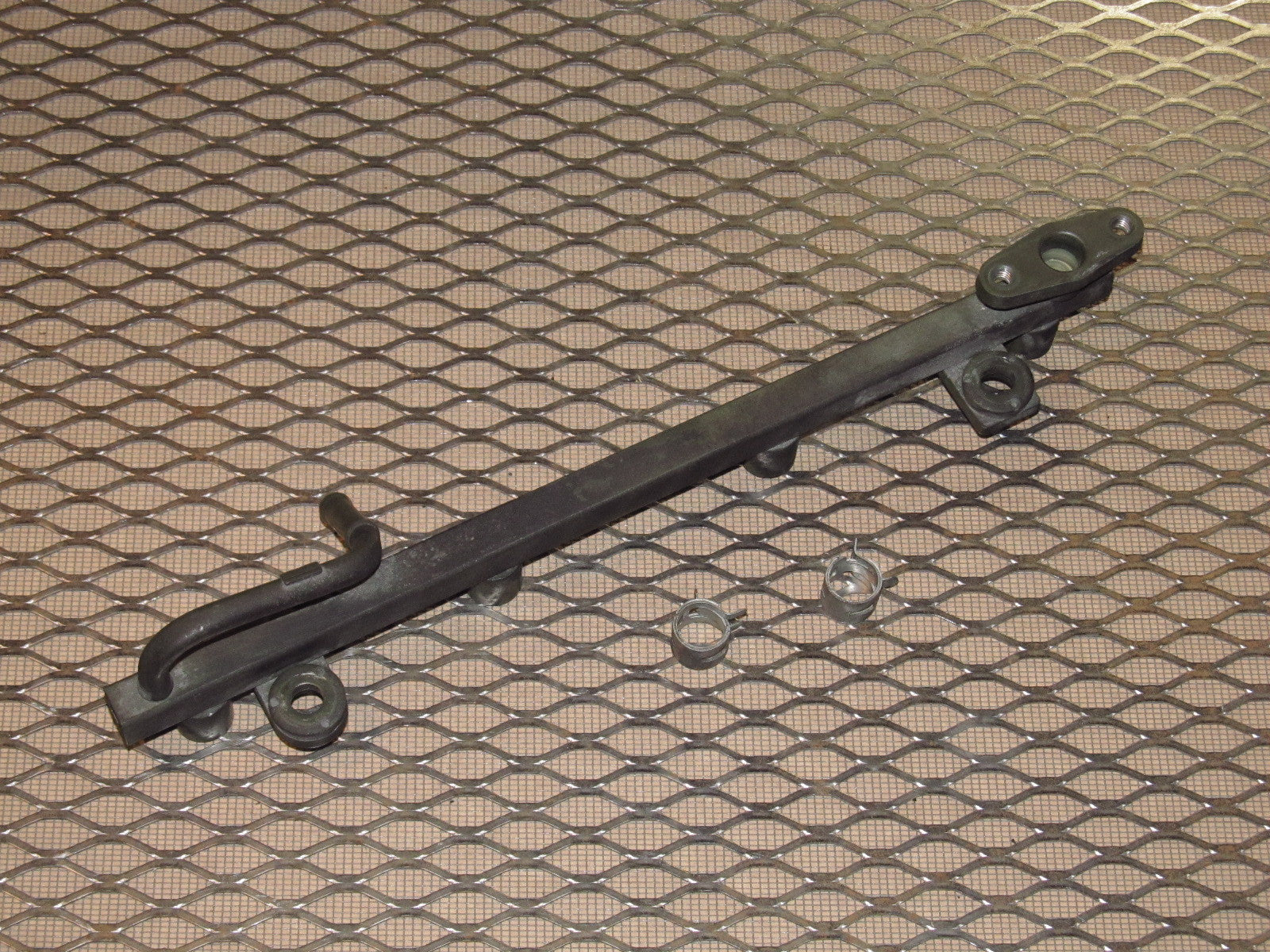 90 91 92 93 Mazda Miata OEM Fuel Rail