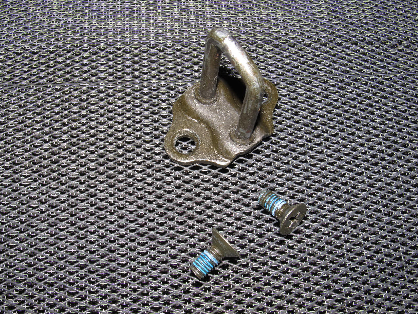 90 91 92 93 94 95 96 Nissan 300zx OEM Hatch Door Latch Striker