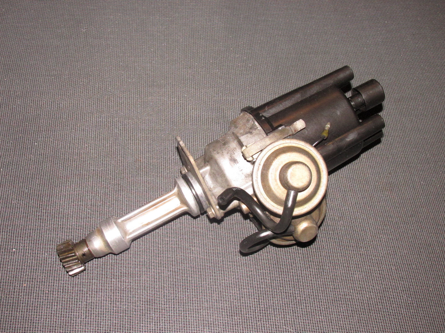 84 85 Mazda RX7 OEM 13B Ignition Distributor