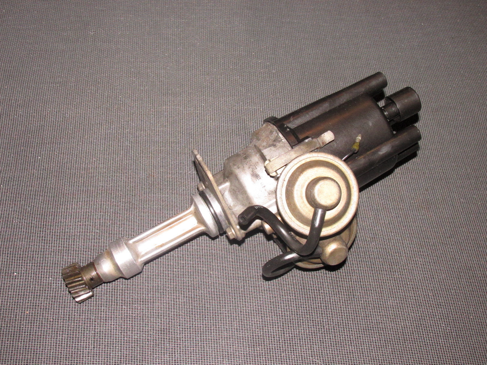 84 85 Mazda RX7 OEM 13B Ignition Distributor