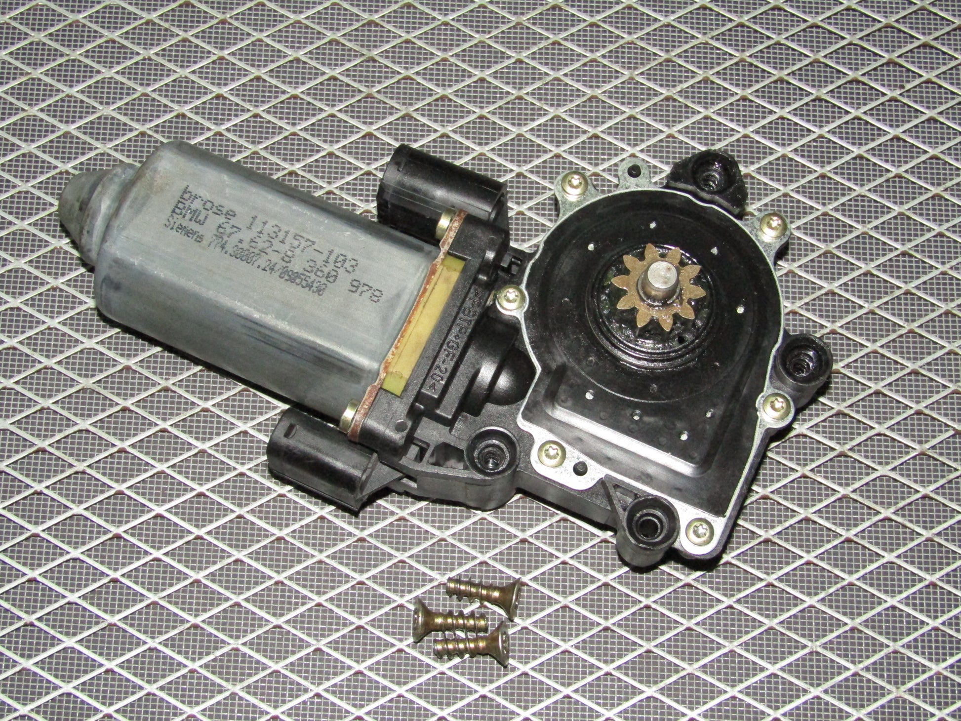 1992-1995 BMW 325 Sedan OEM Window Motor - Front Right