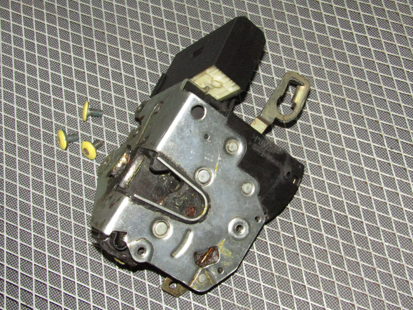 1992-1995 BMW 325 Sedan OEM Door Latch & Actuator - Front Right