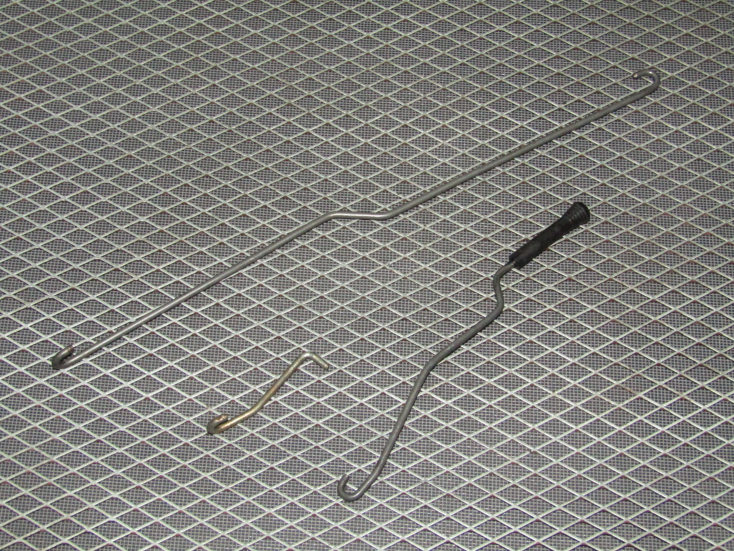 1992-1995 BMW 325 Sedan OEM Door Handle & Lock Linkage - Front Right