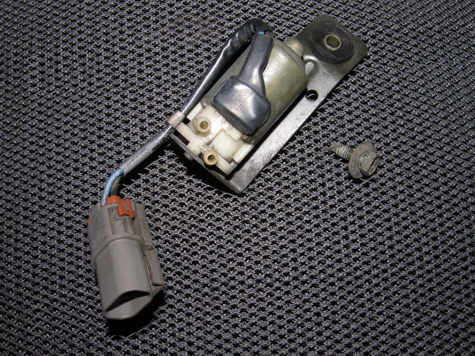 90 91 92 93 94 95 96 Nissan 300zx OEM Washer Intermediate Pump