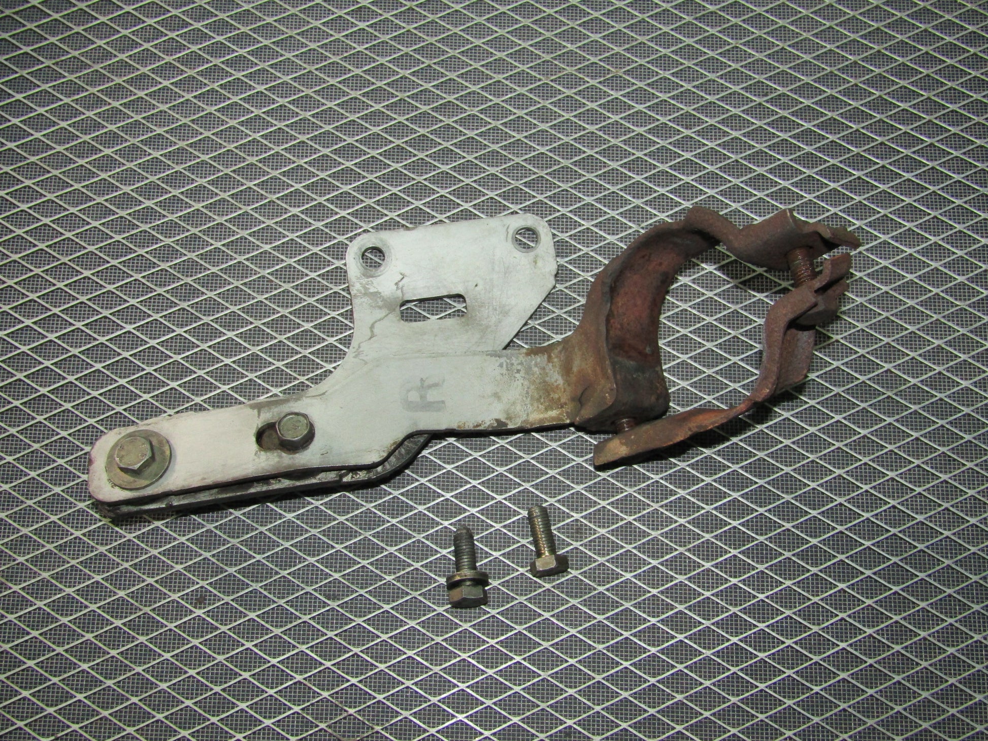 92 93 94 95 BMW 325 OEM Exhaust Muffler Holder Bracket