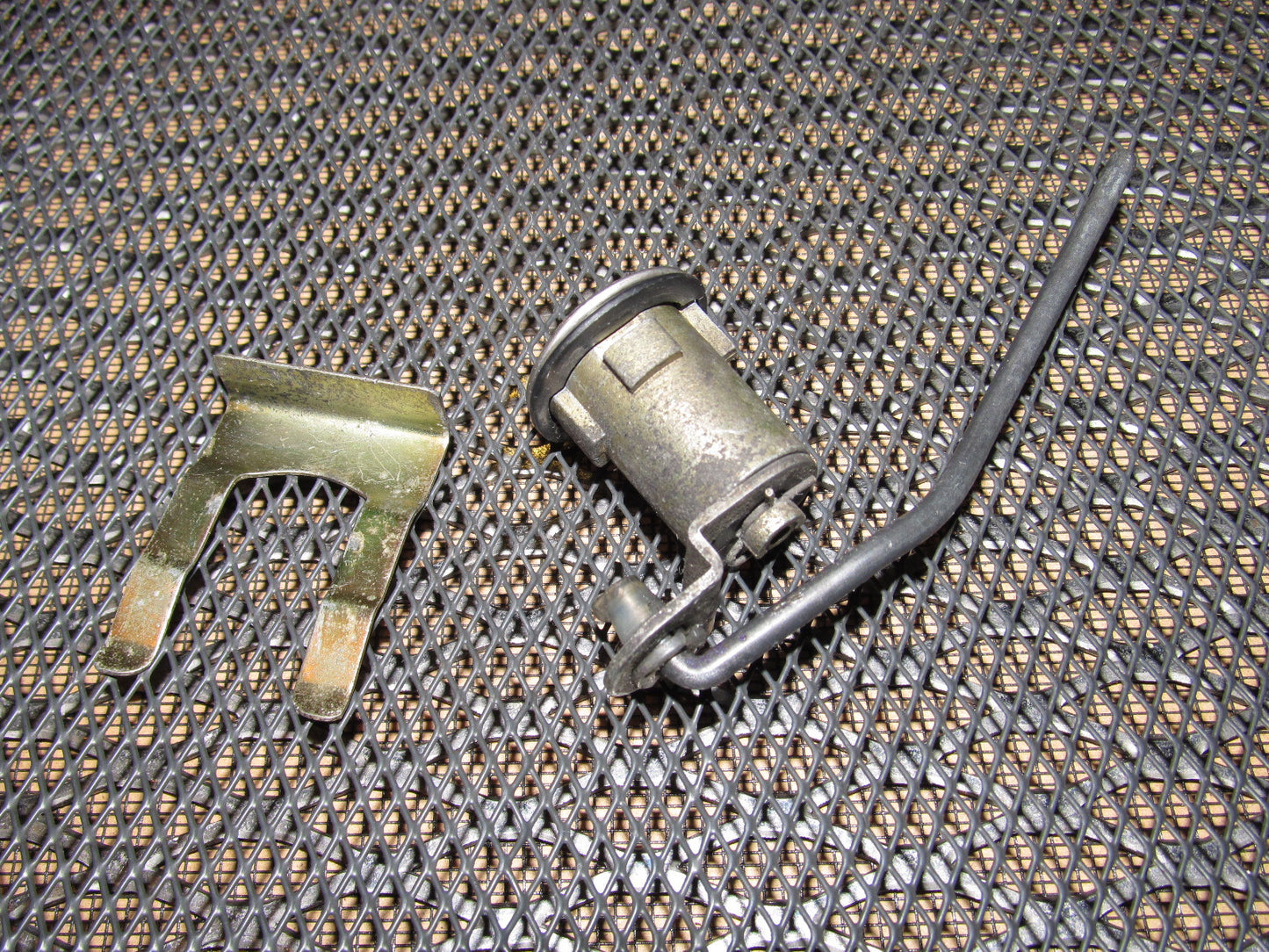 72 73 Datsun 240z OEM Exterior Door Lock & Tumbler - Left