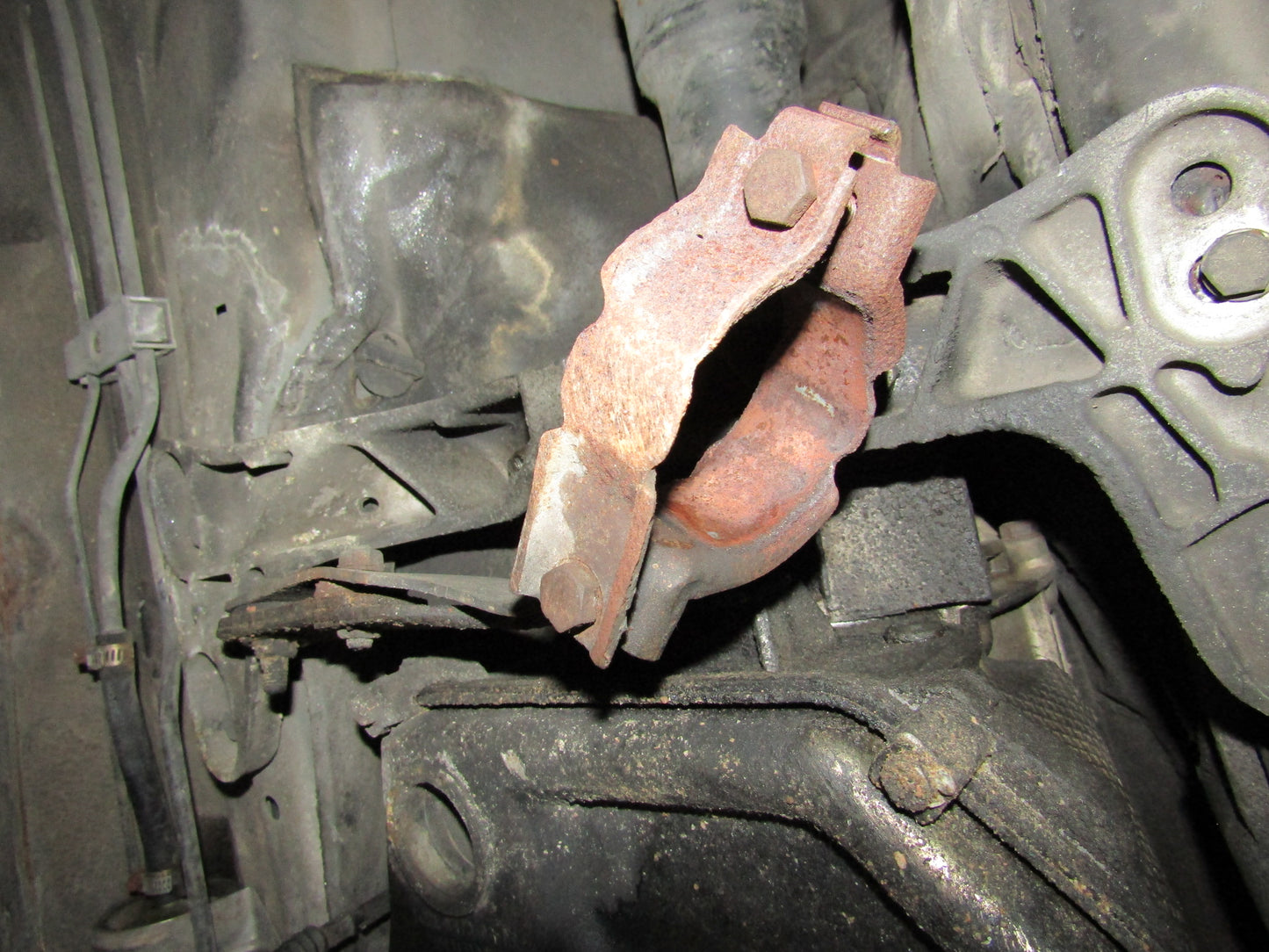 92 93 94 95 BMW 325 OEM Exhaust Muffler Holder Bracket