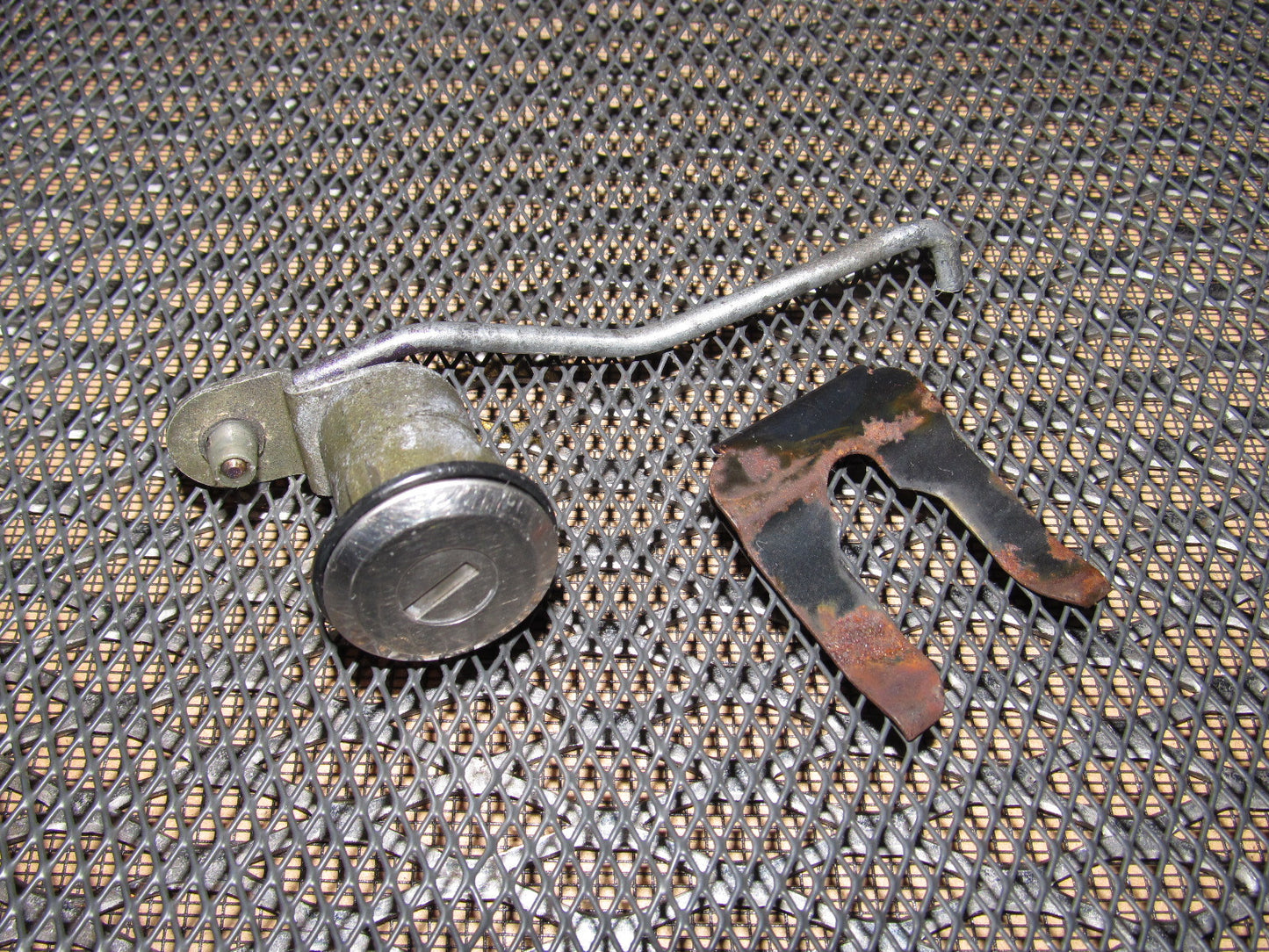 72 73 Datsun 240z OEM Exterior Door Lock & Tumbler - Right