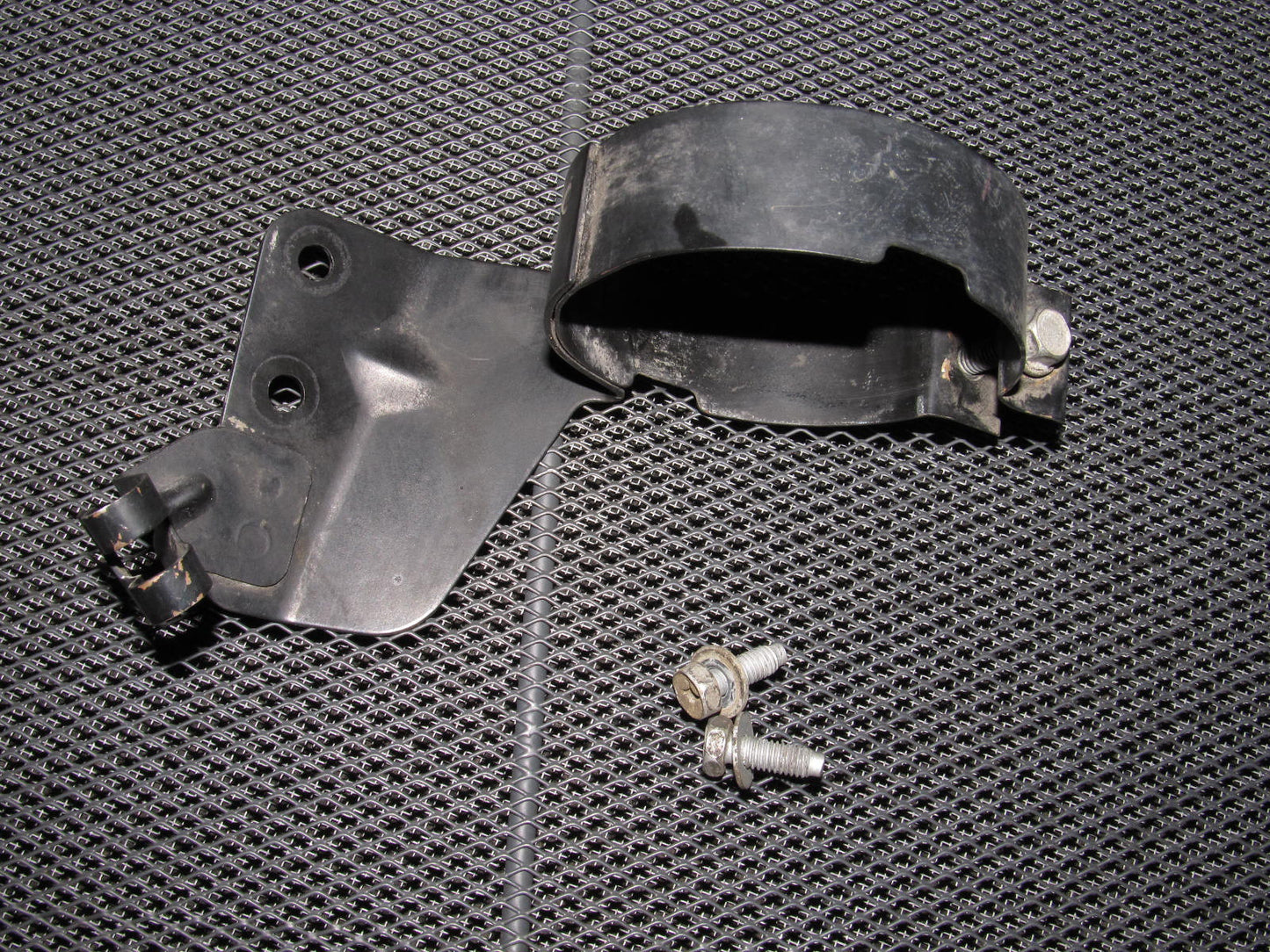 90 91 92 93 94 95 96 Nissan 300zx OEM Fuel Filter Bracket