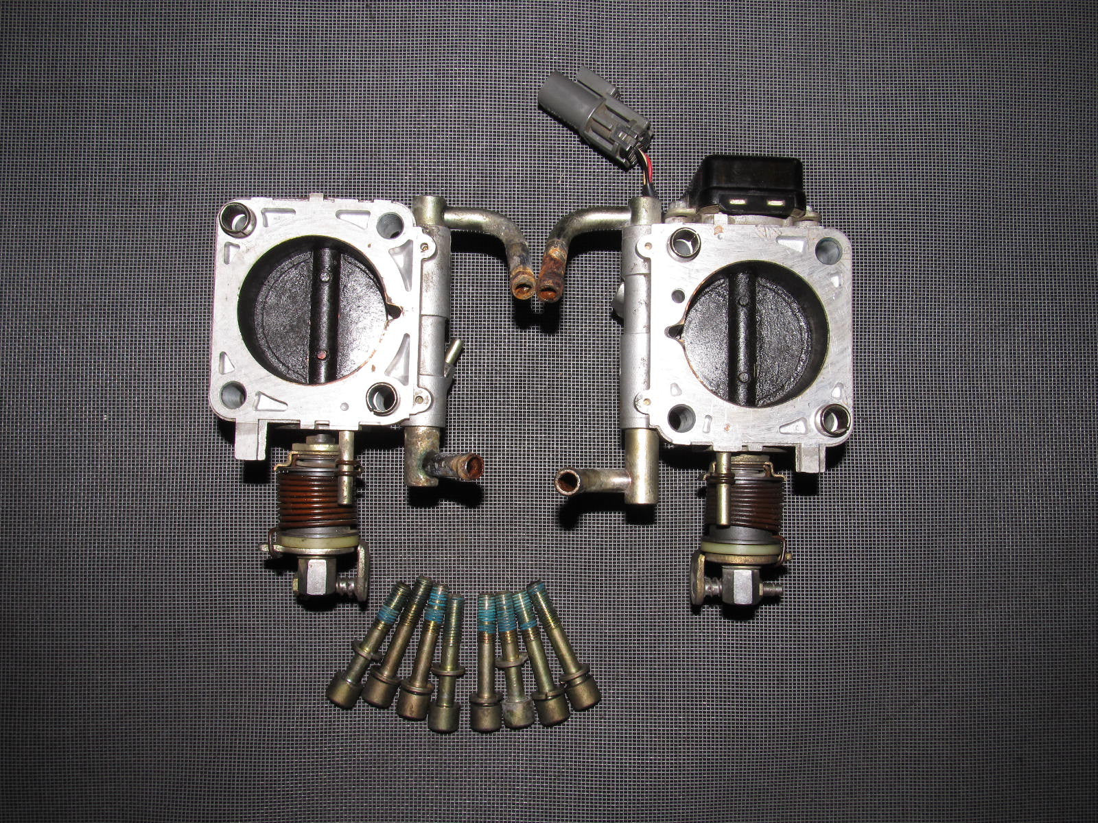 90 91 92 93 94 95 96 Nissan 300zx OEM Throttle Body & Tps Sensor - Set