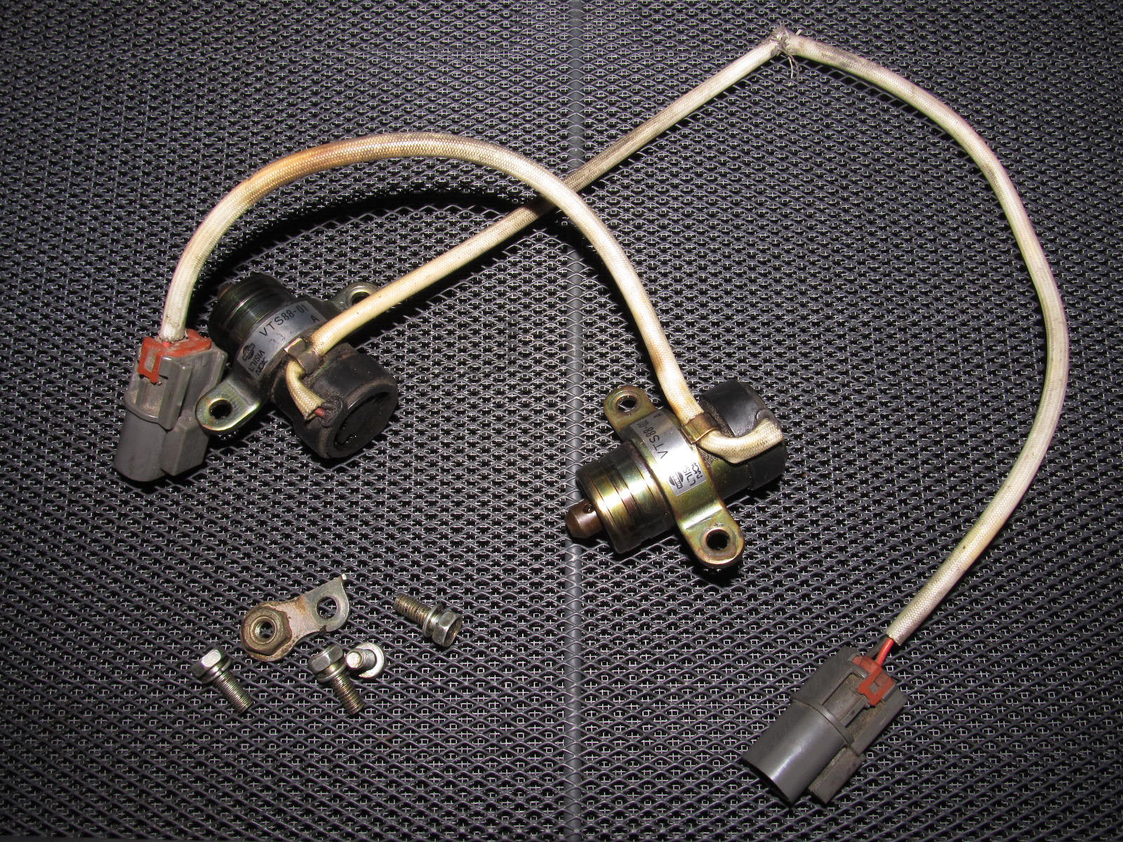 90 91 92 93 94 95 96 Nissan 300zx OEM Cam Sensor VTC VTS88-01 VTS88-02