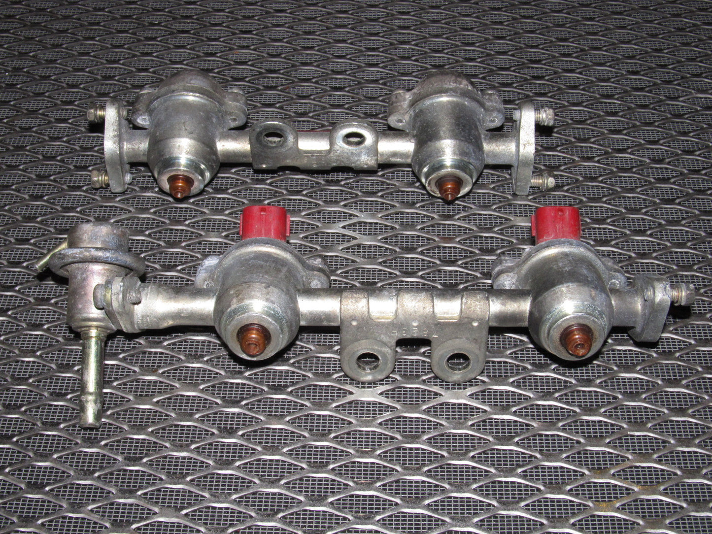 Subaru 2.5L OEM Fuel Rail & Injector