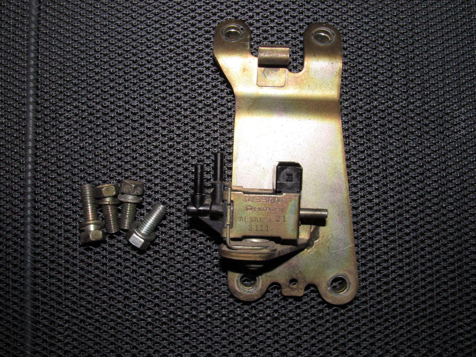 90 91 92 93 94 95 96 Nissan 300zx OEM AESA123 VSV Valve & Bracket