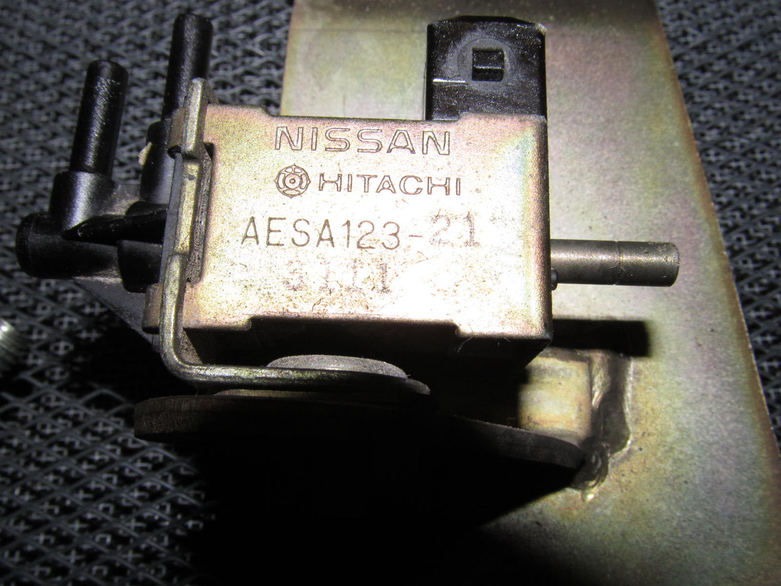 90 91 92 93 94 95 96 Nissan 300zx OEM AESA123 VSV Valve & Bracket