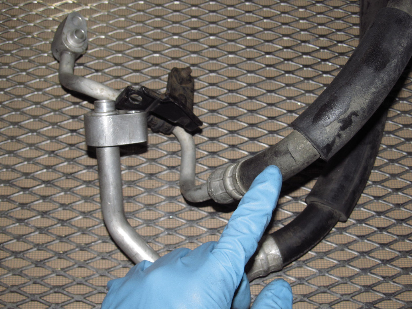 90 91 92 93 Mazda Miata OEM A/C Hose Fitting
