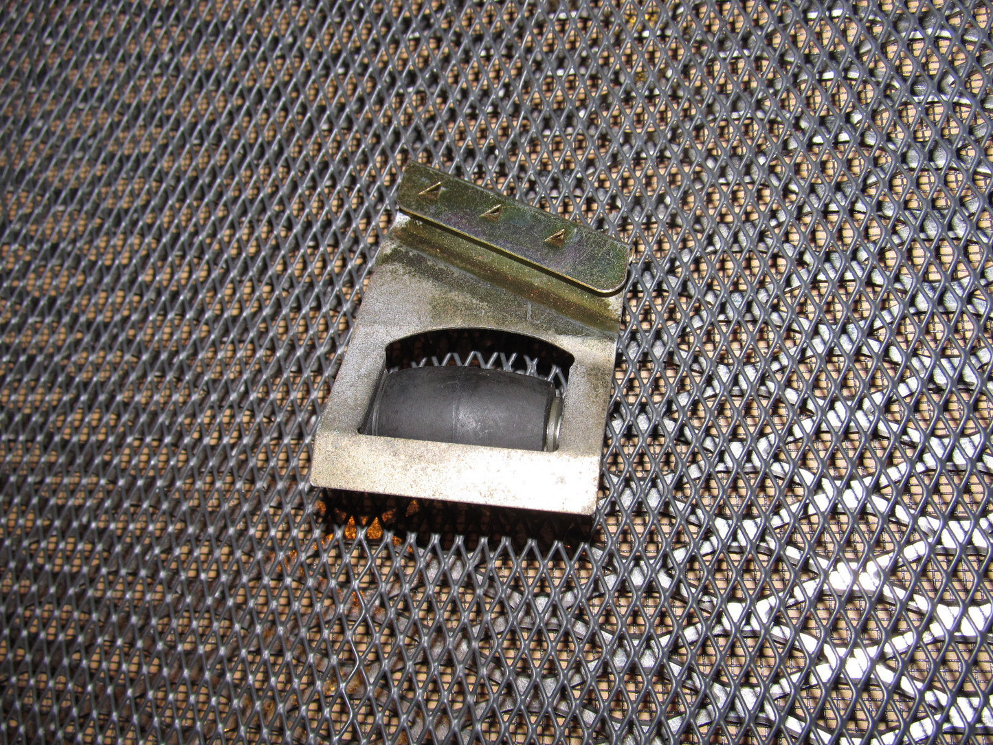 72 73 Datsun 240z OEM Window Regulator Roller - Right