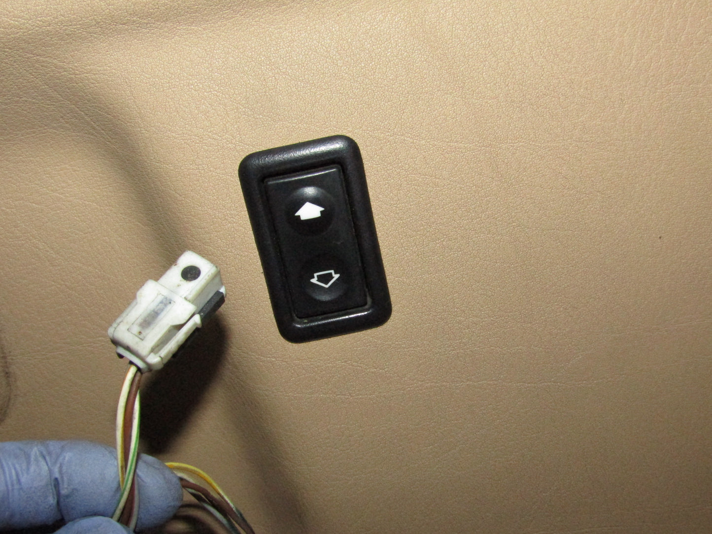 1992-1995 BMW 325 Sedan OEM Window Switch Pigtail Harness - Rear Left