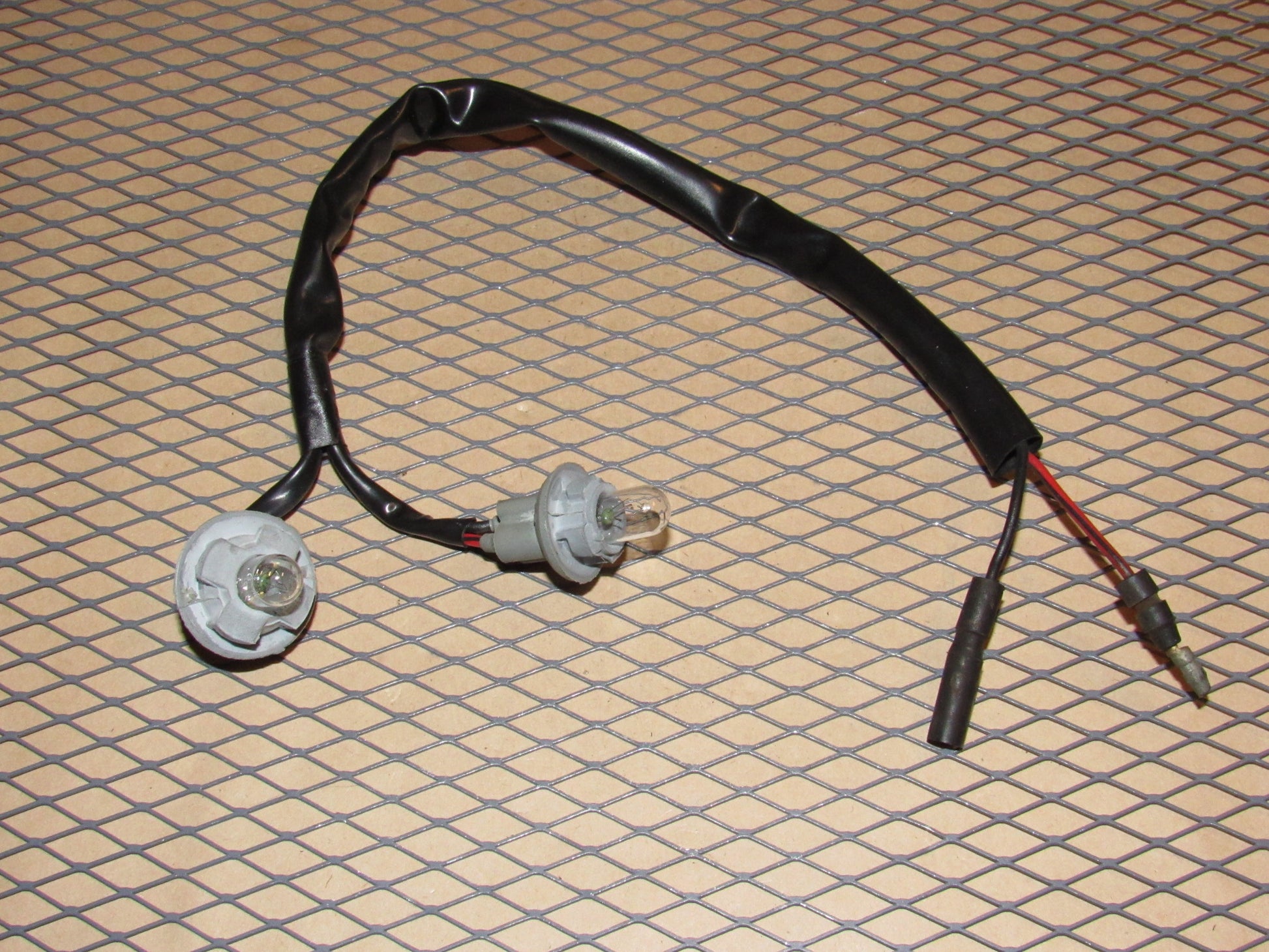 84 85 Honda Civic OEM Front Corner Turn Signal Light Lamp Bulb Socket Harness - Left