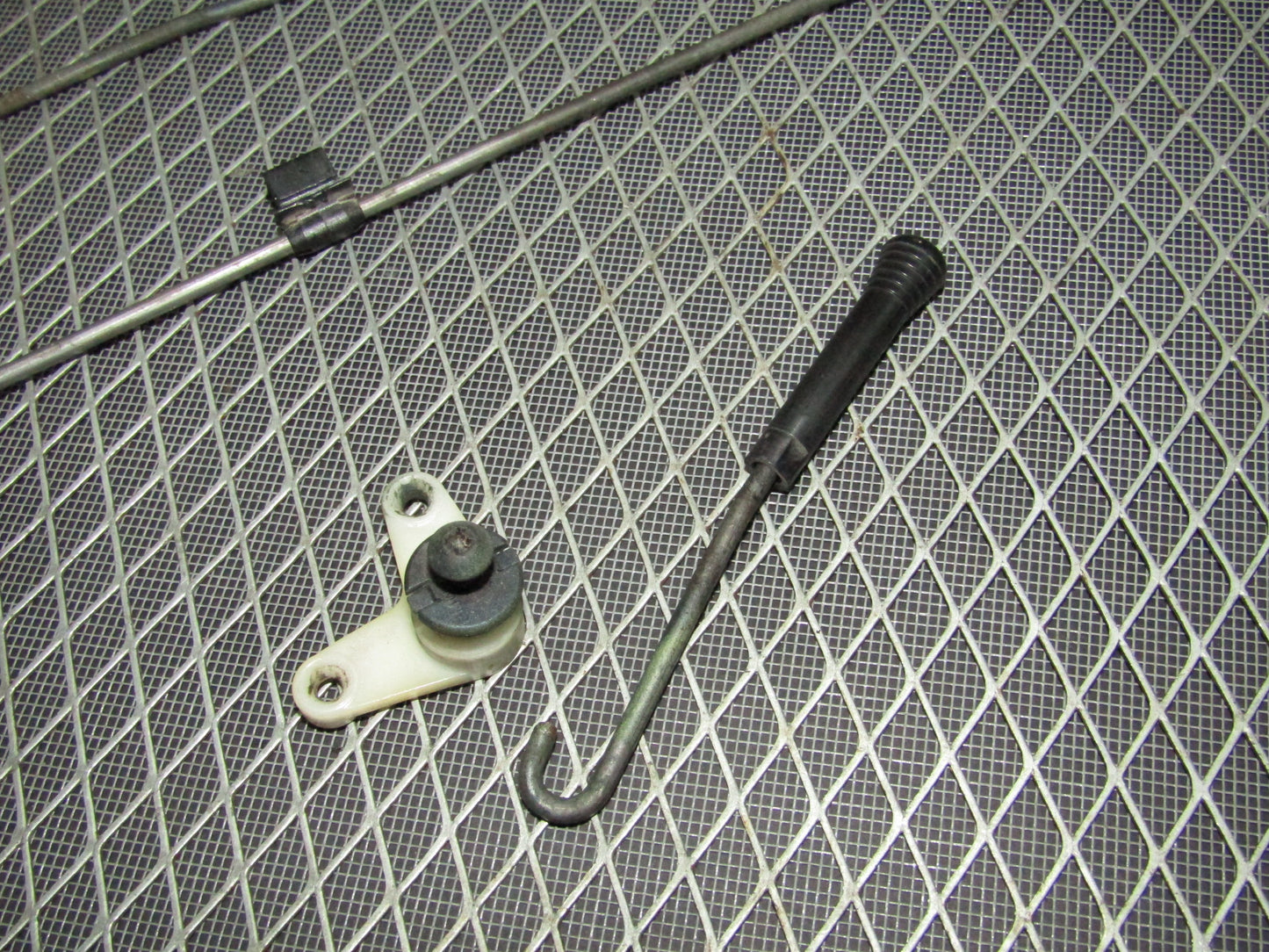 1992-1995 BMW 325 Sedan OEM Door Handle & Lock Linkage - Rear Left