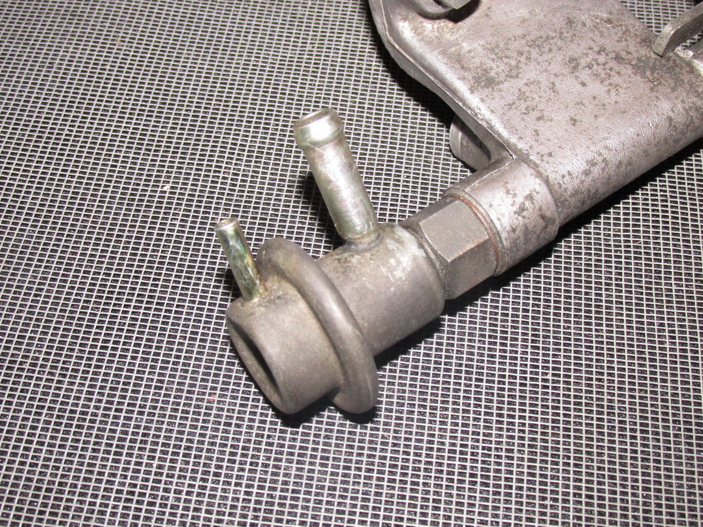 84 85 Mazda RX7 OEM 13B Fuel Rail Assembly
