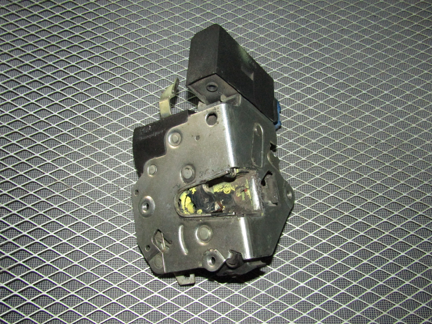 1992-1995 BMW 325 Sedan OEM Door Latch & Actuator - Rear Left
