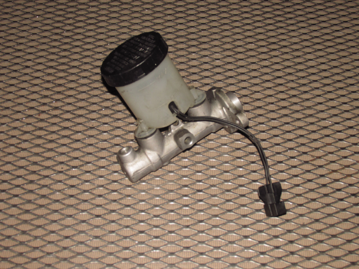 94 95 96 97 Mazda Miata OEM Master Brake Cylinder