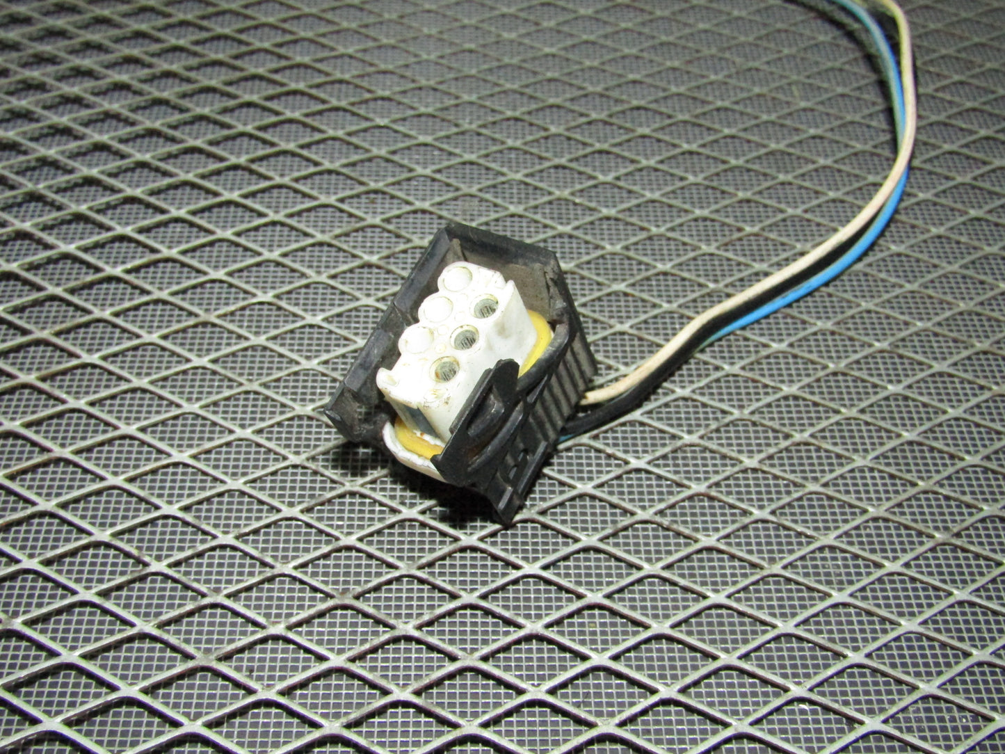 1992-1995 BMW 325 Sedan OEM Door Latch & Actuator Pigtail Harness - Rear Left