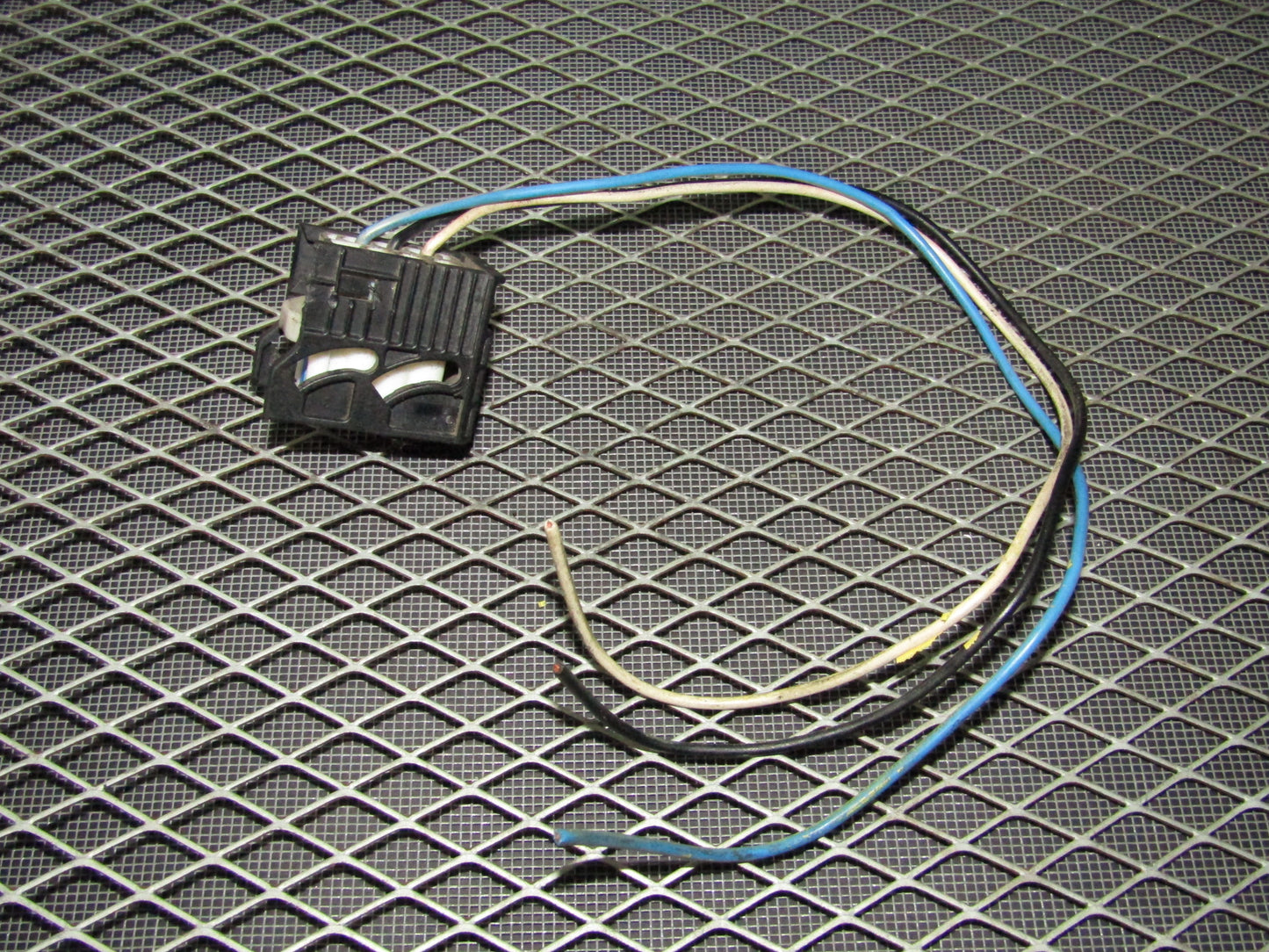 1992-1995 BMW 325 Sedan OEM Door Latch & Actuator Pigtail Harness - Rear Left