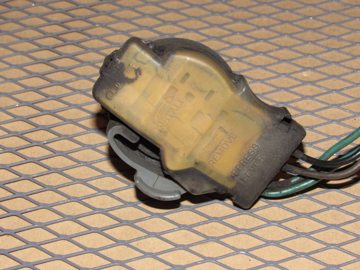 84 85 86 87 88 89 90 Chevrolet Corvette OEM Outer Tail Light Lamp Bulb Socket - Left