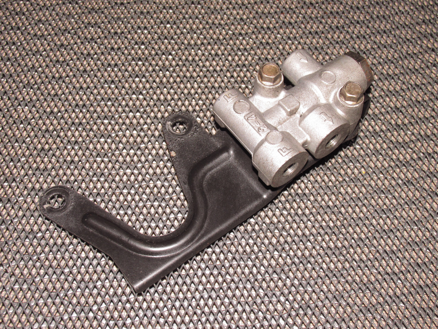 94 95 96 97 Mazda Miata OEM Brake Proportional Valve