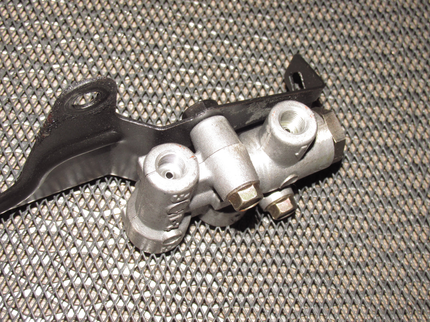 94 95 96 97 Mazda Miata OEM Brake Proportional Valve