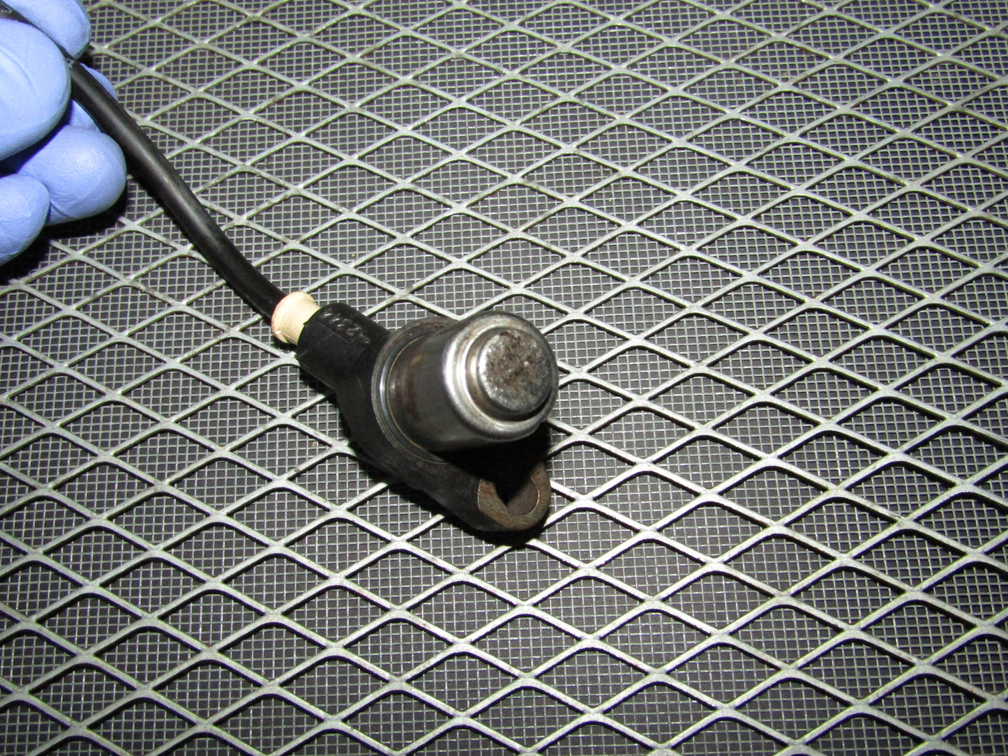 92 93 94 95 BMW 325 OEM Rear Brake ABS Sensor - Right