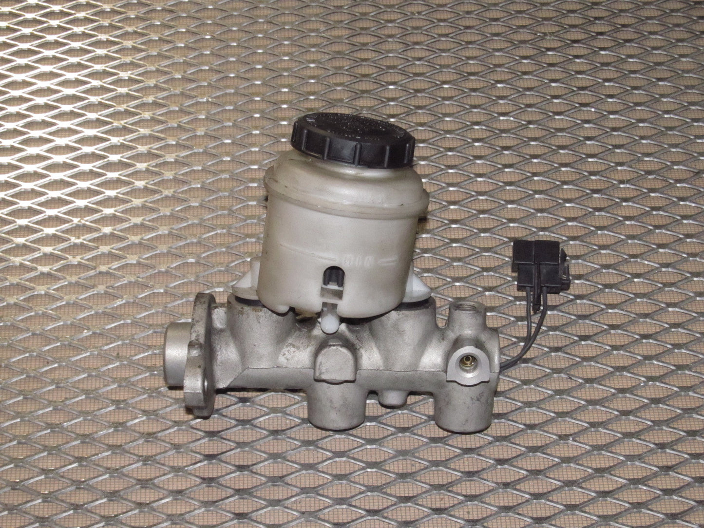 90 91 92 93 Mazda Miata OEM Brake Master Cylinder