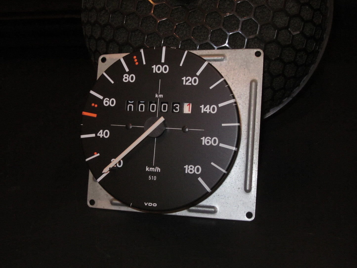 80 81 82 83 Volkswagen Vanagon OEM KPH Speedometer Gauge