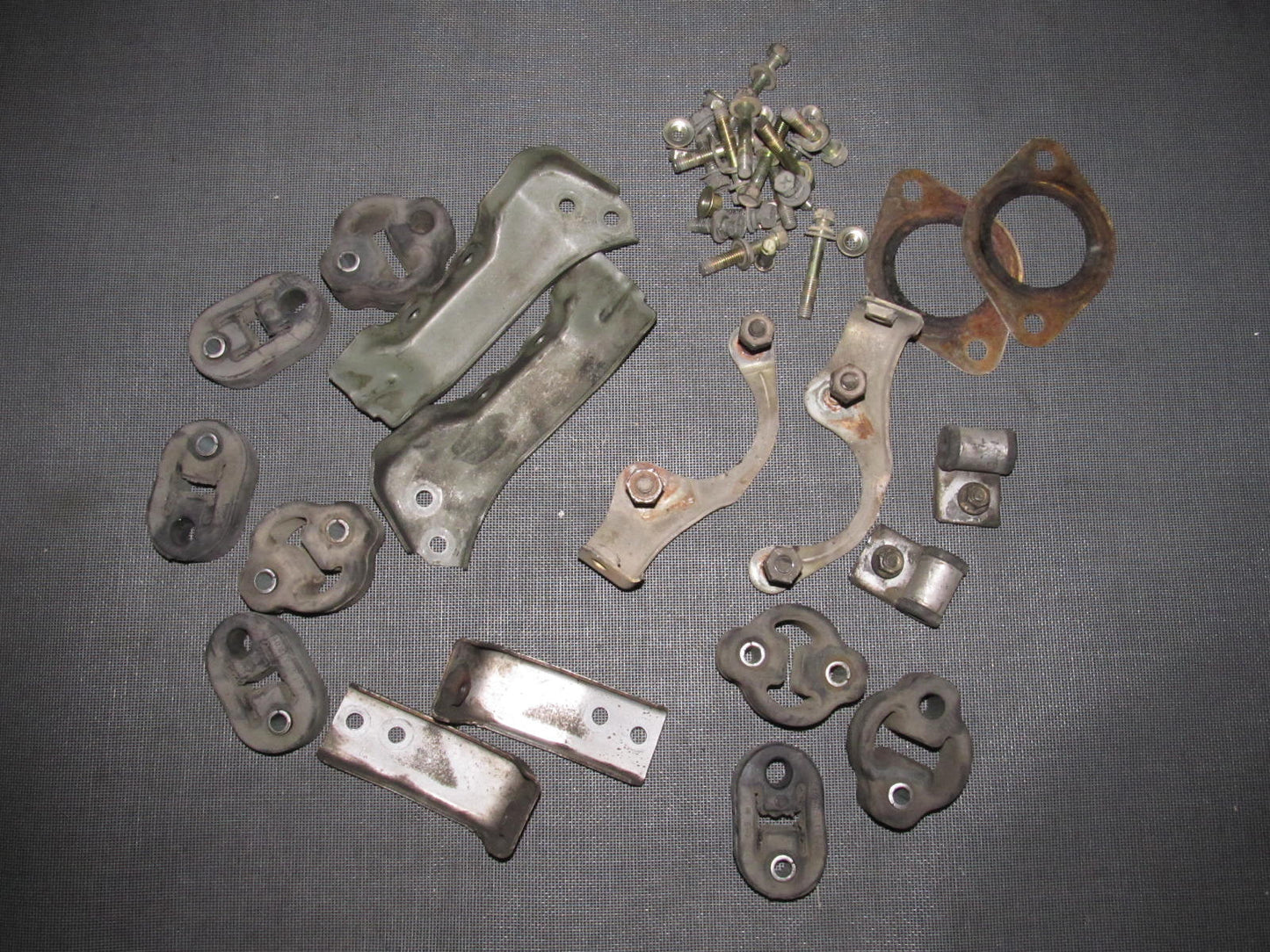 90 91 92 93 94 95 96 Nissan 300zx OEM Exhaust & Muffler Mount Set
