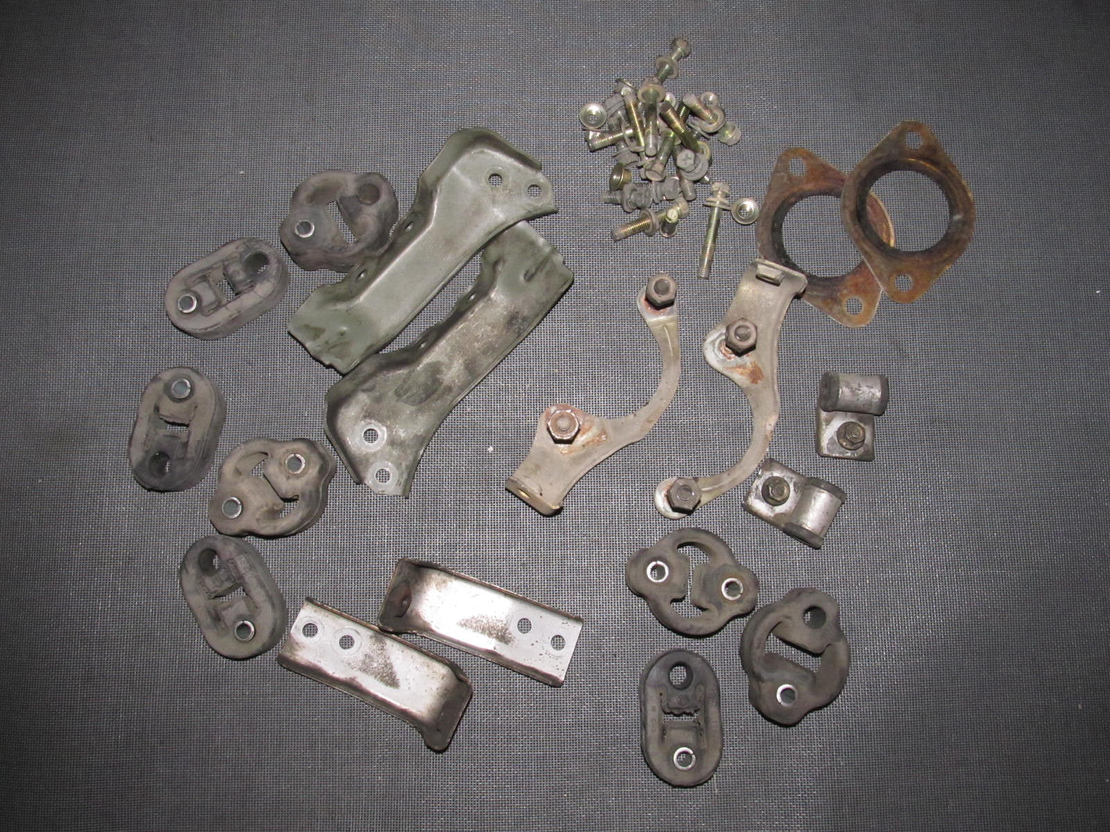 90 91 92 93 94 95 96 Nissan 300zx OEM Exhaust & Muffler Mount Set