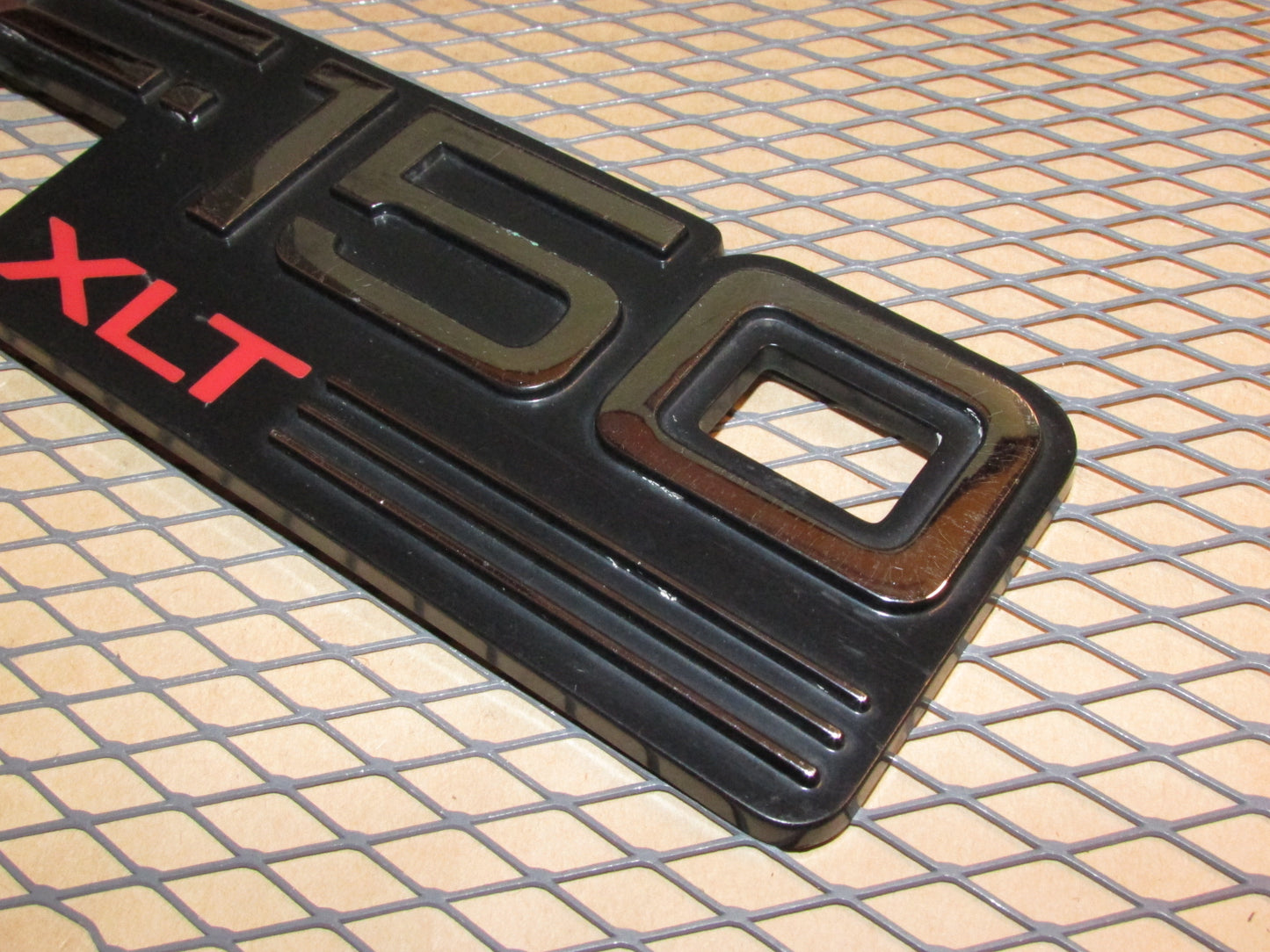 92 93 94 95 96 Ford F-150 OEM Front Fender XLT Emblem Badge