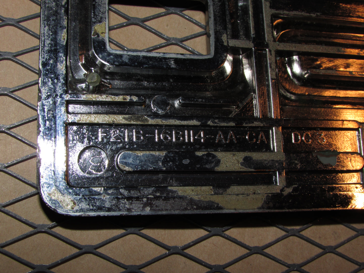 92 93 94 95 96 Ford F-150 OEM Front Fender XLT Emblem Badge