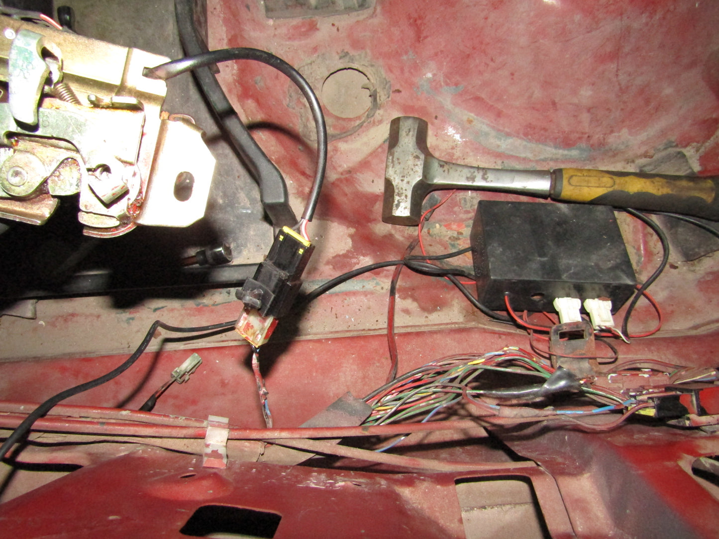 94 95 96 97 Mitsubishi 3000GT OEM Rear Trunk Latch Sensor Pigtail Harness