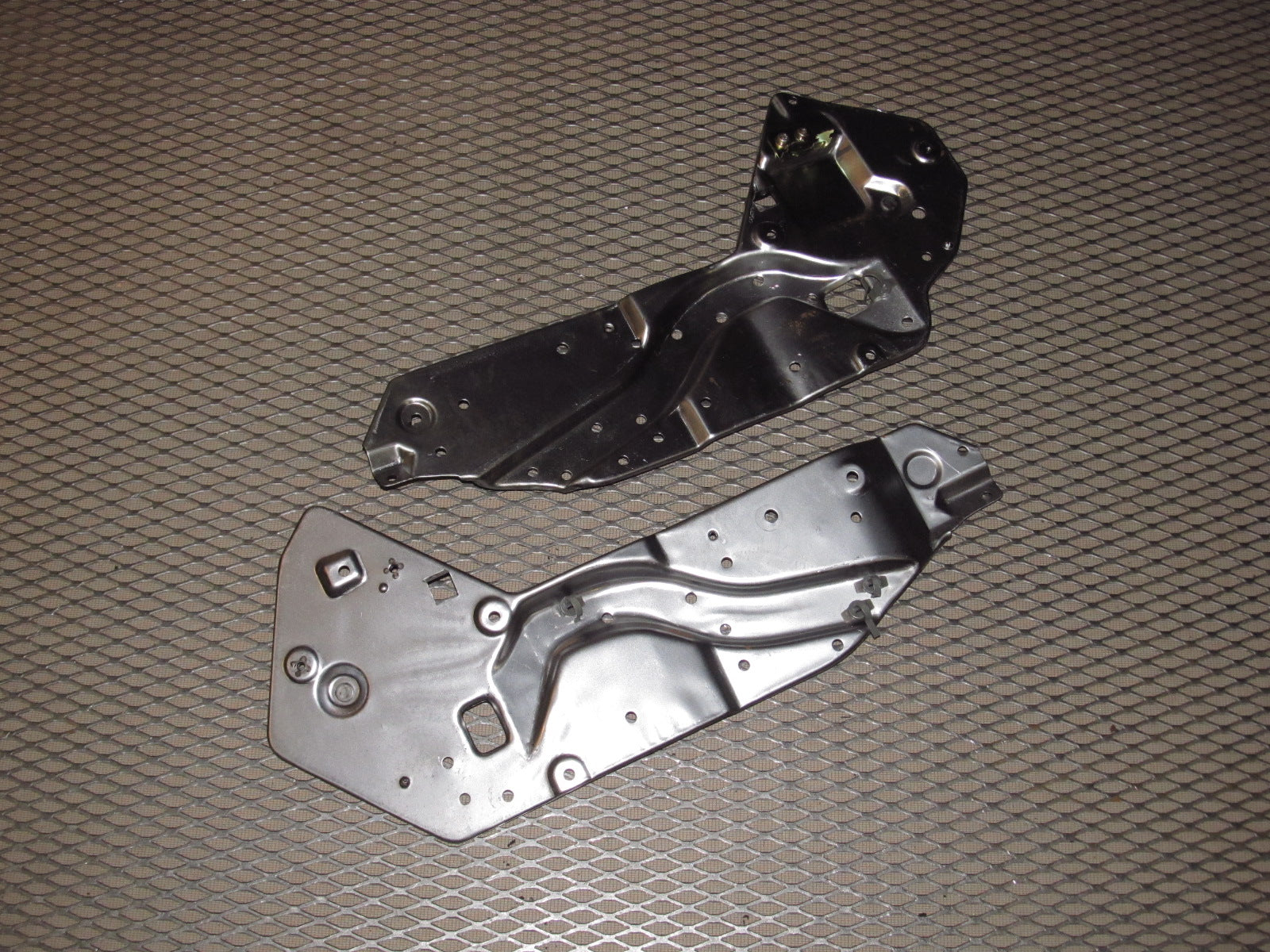 94 95 96 97 Mitsubishi 3000GT OEM Center Console Mounting Bracket