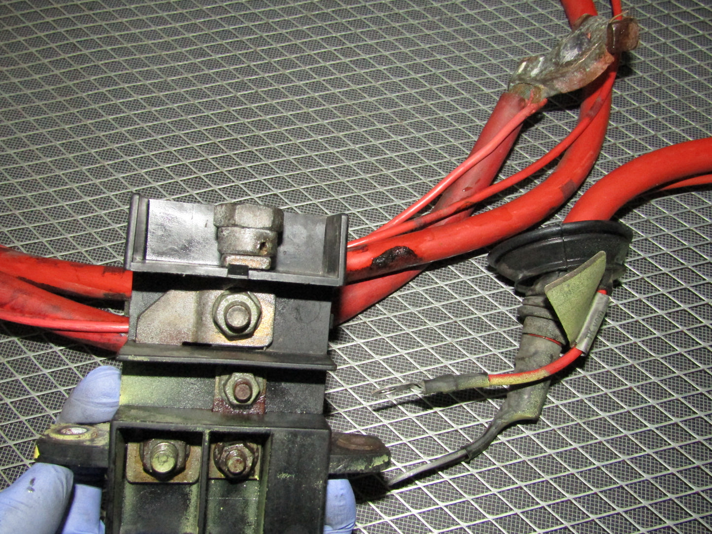 92 93 94 95 BMW 325 OEM Battery Distributor Terminal Box