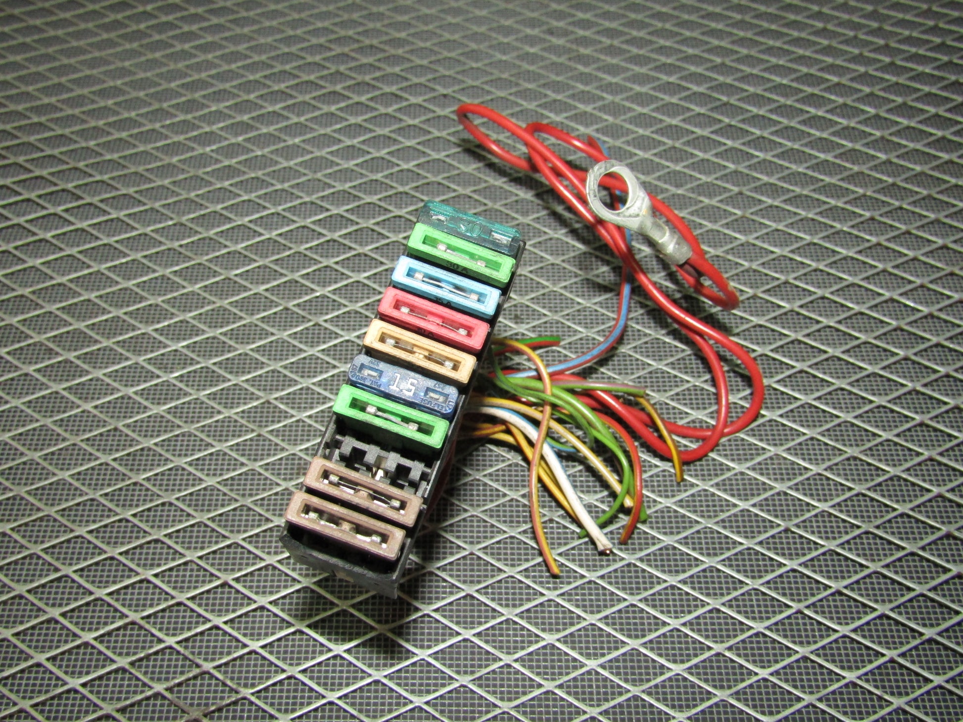 92 93 94 95 BMW 325 OEM Engine Fuse Box