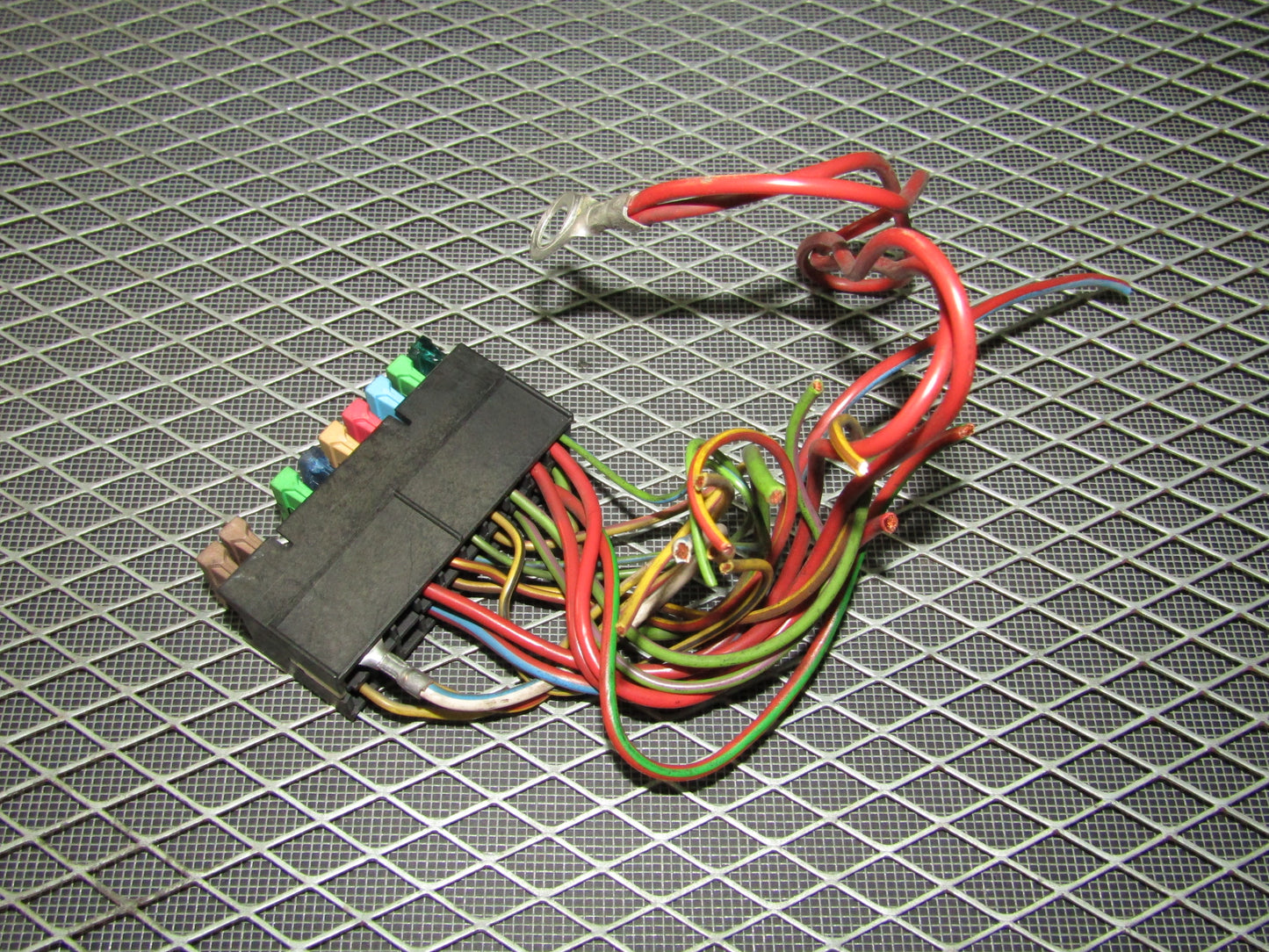 92 93 94 95 BMW 325 OEM Engine Fuse Box