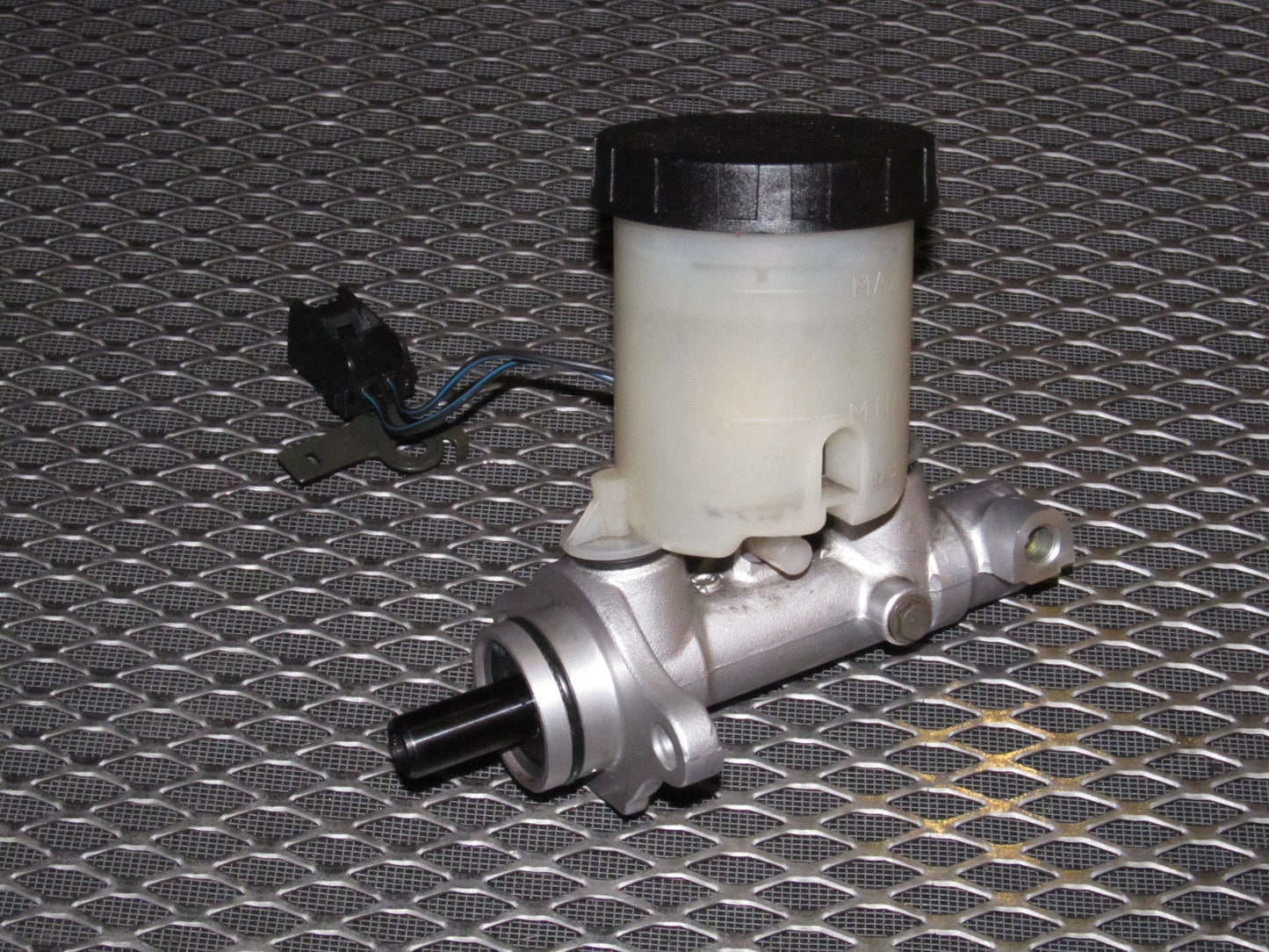 99 00 Mazda Miata OEM Master Brake Cylinder